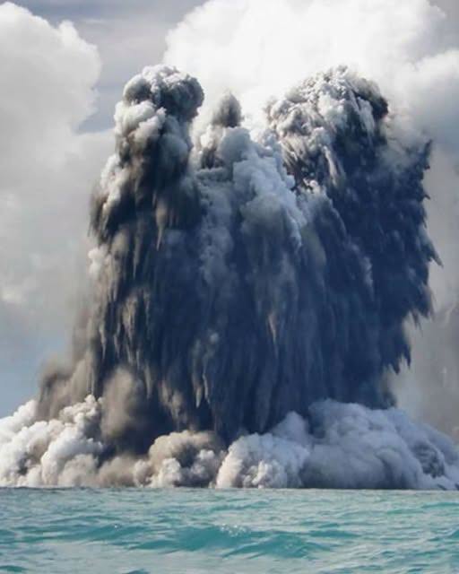 Italia, il vulcano che p…Altro…